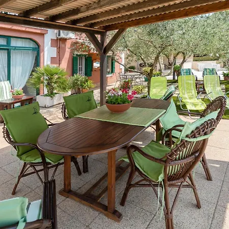 2 Bedroom Awesome In Appartement Blace