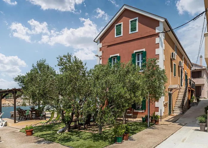 2 Bedroom Awesome In 公寓 *