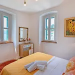 Cozy In With House Sea View