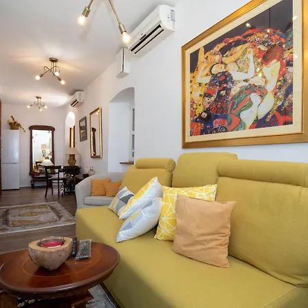Apartment Amazing In With House Sea View *