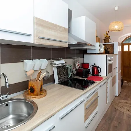 Daire 2 Bedroom Awesome In Blace