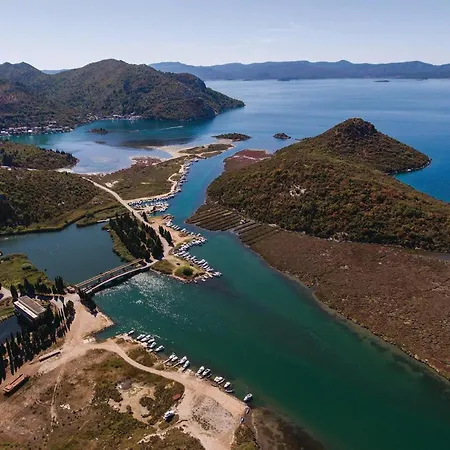 2 Bedroom Awesome In