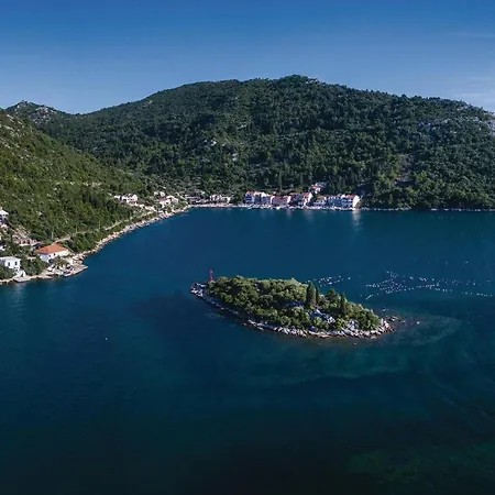 2 Bedroom Awesome In * 布拉采