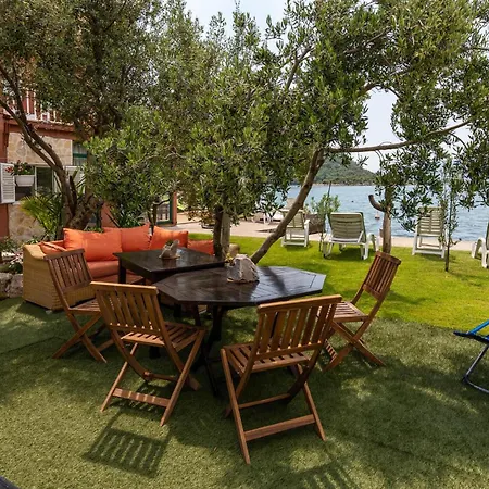 Apartment Cozy In With House Sea View