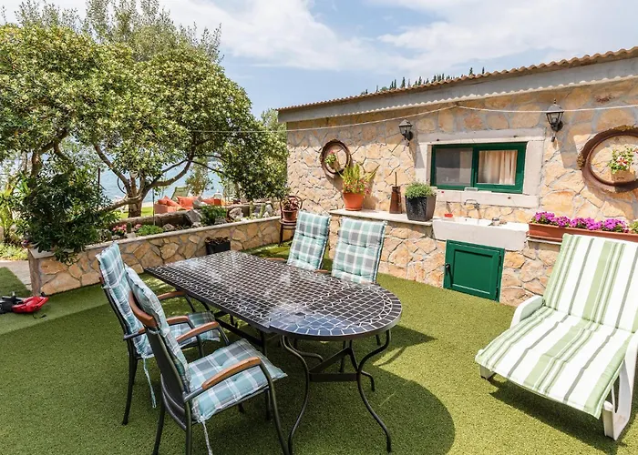 2 Bedroom Awesome In Διαμέρισμα