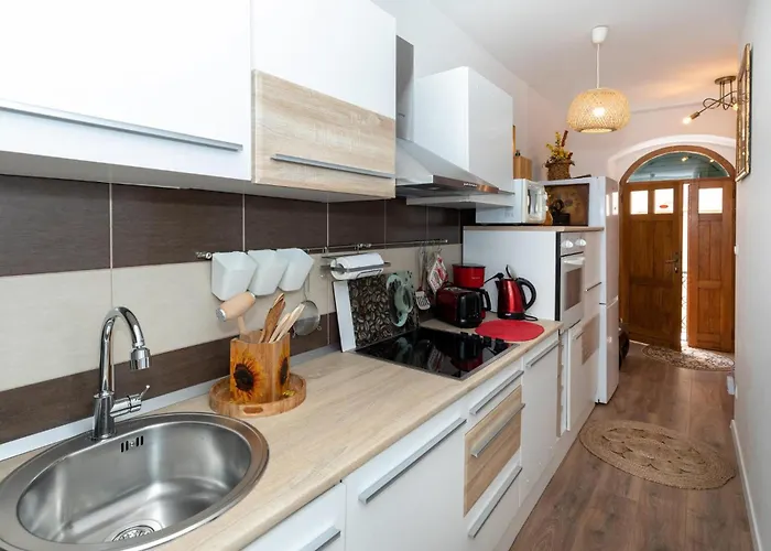 아파트 2 Bedroom Awesome In 블라체