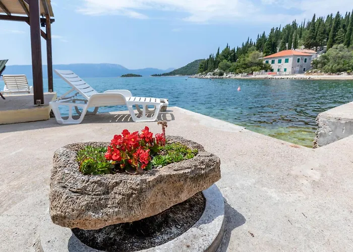 2 Bedroom Awesome In Διαμέρισμα Blace