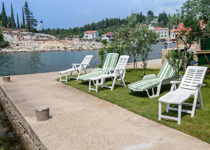 2 Bedroom Awesome In 블라체