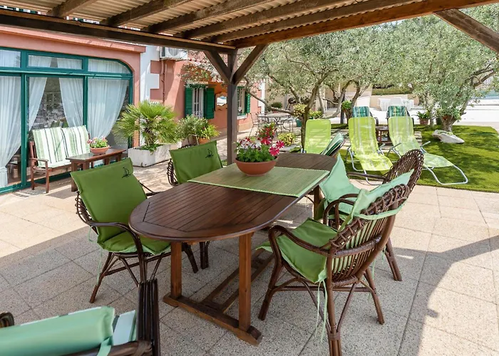 2 Bedroom Awesome In 아파트 블라체