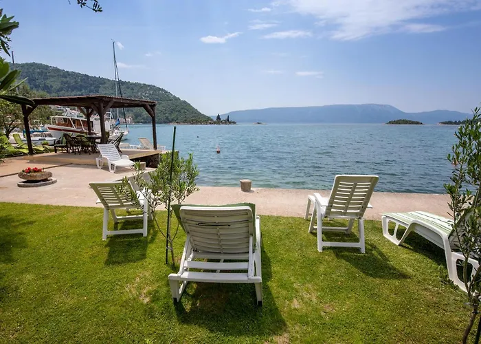 2 Bedroom Awesome In 아파트 블라체