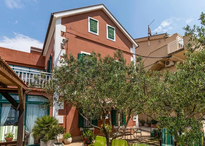 2 Bedroom Awesome In